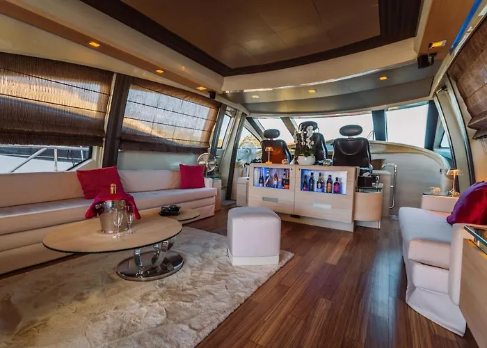 Nami - Luxury Yacht Båthotell Helsingfors